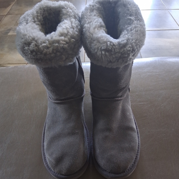Koolaburra Gray Winter & Rain Boots with Plush Lining - Picture 1 of 5